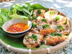Bánh mì hấp thịt bì